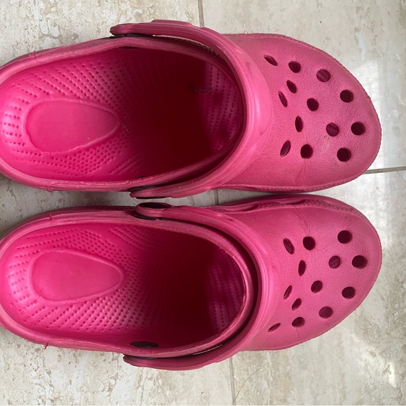 Sandles - Picture 3 of 4